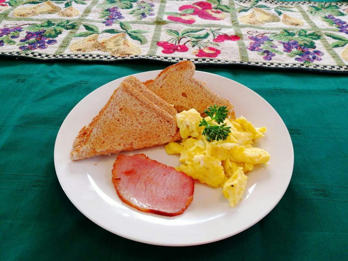 Downtown Bed & Breakfast モンクトン エクステリア 写真