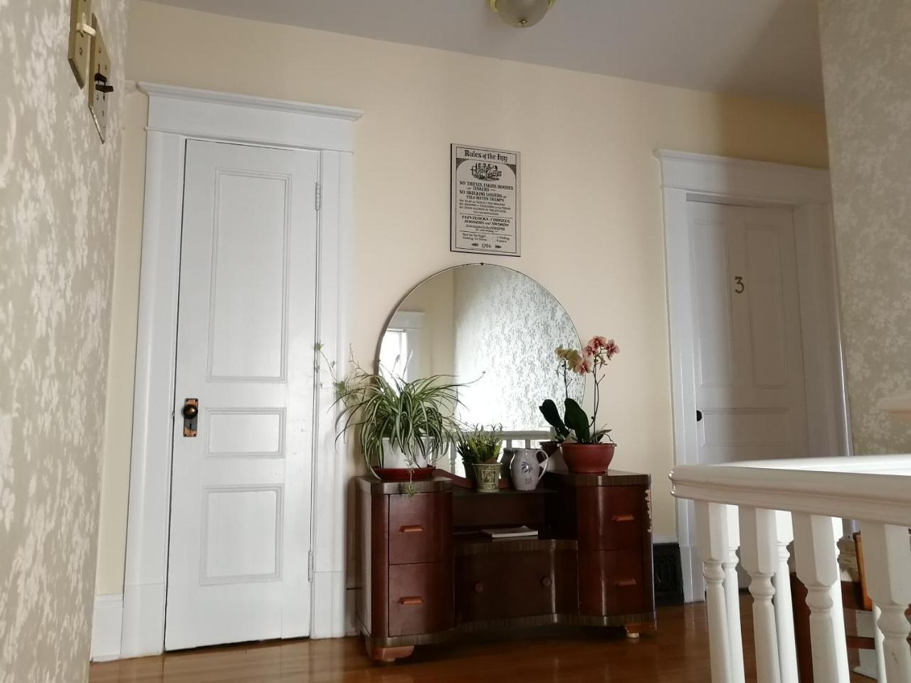 Downtown Bed & Breakfast モンクトン エクステリア 写真