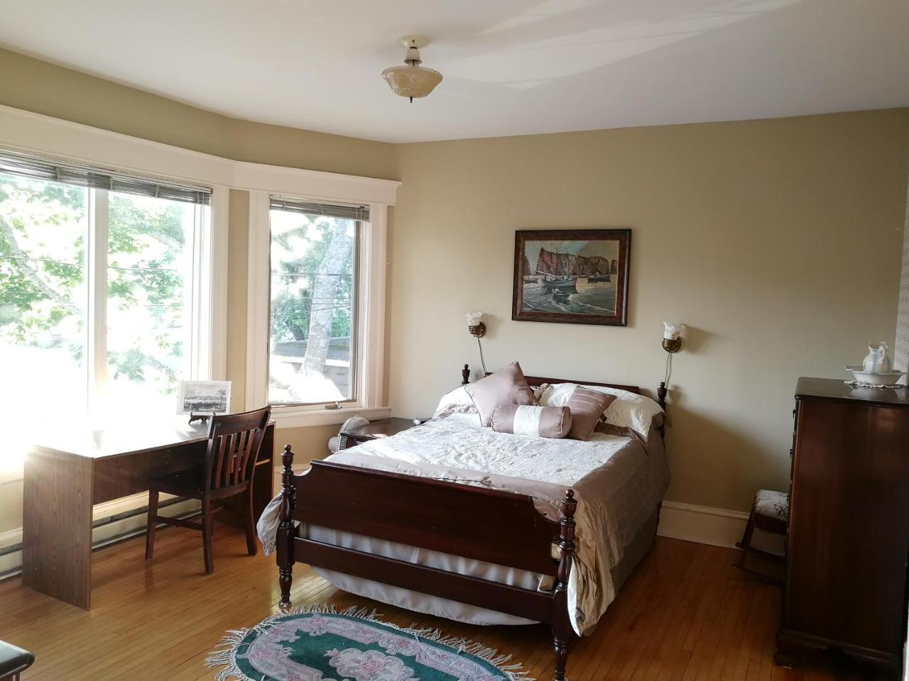 Downtown Bed & Breakfast モンクトン エクステリア 写真
